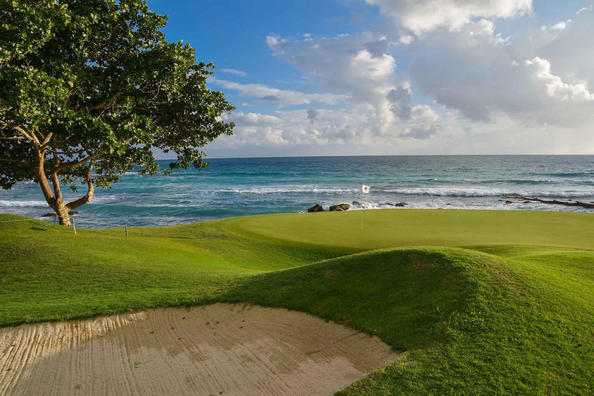 teeth-of-the-dog-golf-48